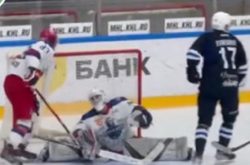 СХЛ: ВНОВЬ ДВА ПОРАЖЕНИЯ В ГОСТЯХ СХЛ: ВНОВЬ ДВА ПОРАЖЕНИЯ В ГОСТЯХ